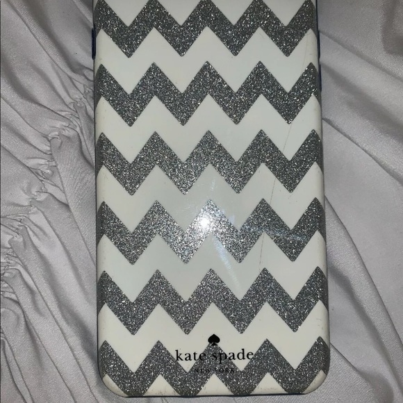 Kate Spade IPhone 7/8 plus wrap case. - Picture 4 of 4